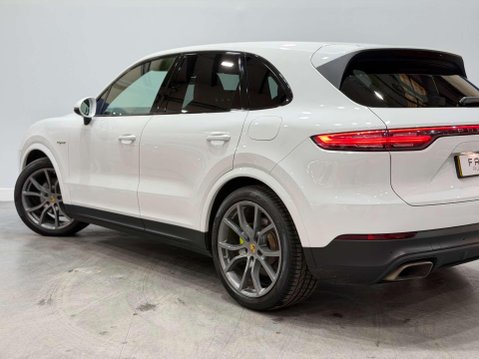 Porsche Cayenne 3.0 V6 E-Hybrid 14.1kWh SUV 5dr Petrol Plug-in Hybrid TiptronicS 4WD Euro 6 24