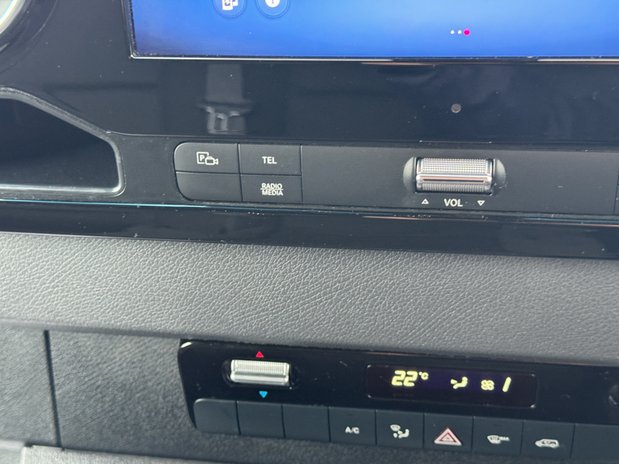 Mercedes-Benz Sprinter AUTO MWB L2H2 High Roof Pro Air Con Camera EURO 6 34