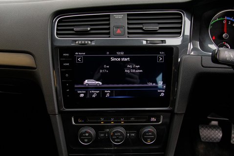 Volkswagen Golf E-GOLF 31