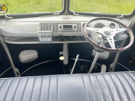 Volkswagen Campervan Split-Screen 49