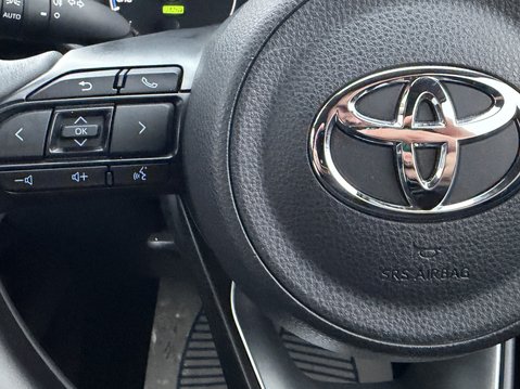 Toyota Yaris 1.5 Hybrid Icon 5dr CVT 29