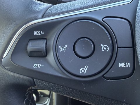 Vauxhall Grandland X 1.2 Turbo SRi Nav 29