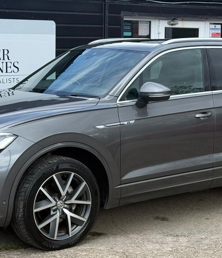 Volkswagen Touareg 3.0 TDI V6 R-Line SUV 5dr Diesel Tiptronic 4Motion Euro 6 (s/s) (286 ps)