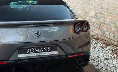 Ferrari GTC4 Lusso 25