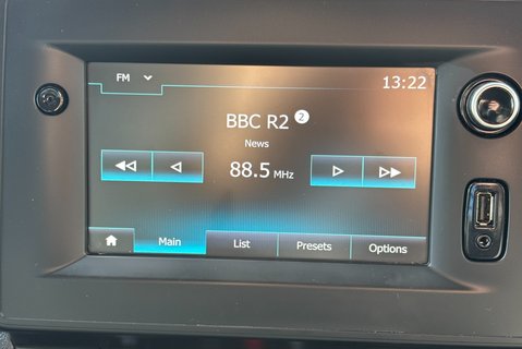 Renault Master ML35TW 130 ps dCi Business Tipper with Air Con / Tow Axle / Sat Nav 23