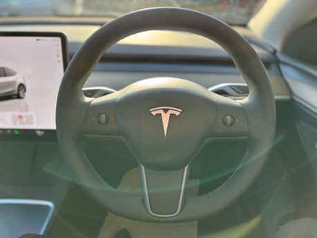 Tesla Model Y BASE 25