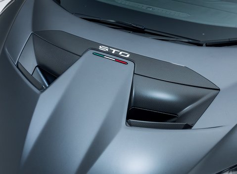 Lamborghini Huracan STO 43