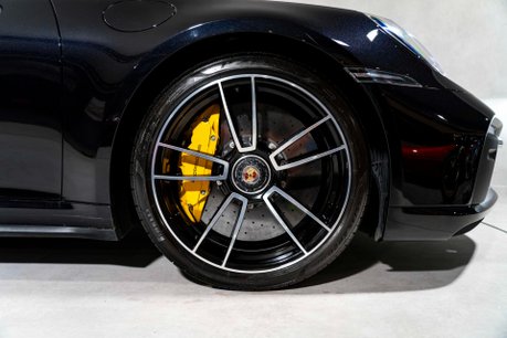 Porsche 911 TURBO S PDK. SPORTS CHRONO. HEATED & VENTILATED SEATS. PCCBS. SPORT EXHAUST 12