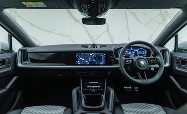 Porsche Cayenne TURBO E-HYBRID COUPE 21