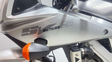 Suzuki SV650 SV650 2003 31K LONG MOT PERFECT A2 BIKE VTWIN SERVICED 650CC 43