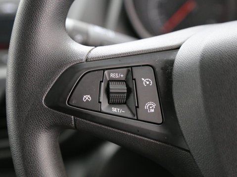 Vauxhall Viva 1.0i SE Euro 6 5dr 11