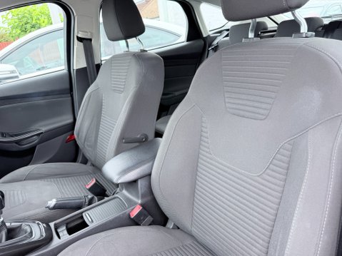 Ford Focus 1.0 TITANIUM [SAT NAV] 11