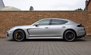 Porsche Panamera Turbo S 44