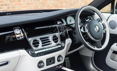 Rolls-Royce Wraith Series II 16