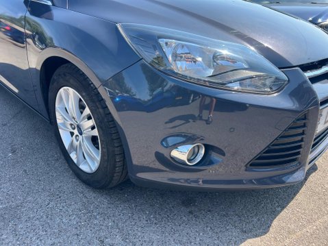Ford Focus 1.6 Titanium Navigator Powershift Euro 5 5dr 12
