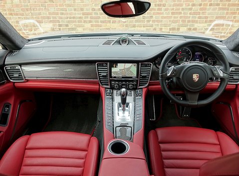 Porsche Panamera Turbo S 14