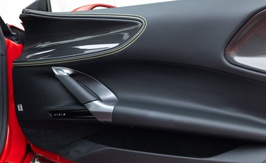 Ferrari SF90 Stradale 15