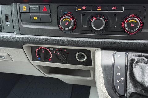 Volkswagen Transporter T32 TDI KOMBI HIGHLINE BMT LWB  -NO VAT -LUXURY CARAVELLE CONVERSION - 44