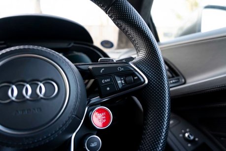 Audi R8 V10 PLUS QUATTRO. CARBON INT & EXT. SOUND & COMFORT PACK. SPORTS PLUS PACK. 14