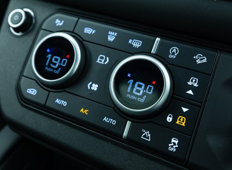 Land Rover Defender 90 V8 P525 22