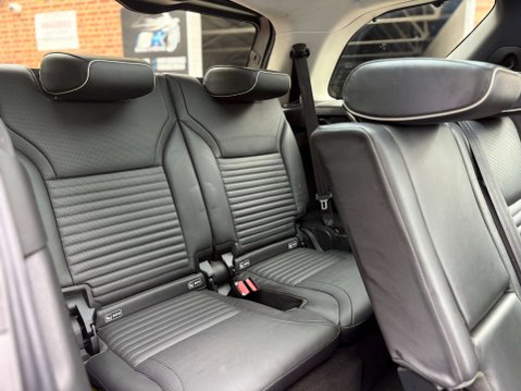 Land Rover Discovery 2.0 Discovery HSE SD4 Auto 4WD 5dr 40