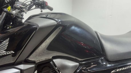 Honda CB 2021 17k NEW MOT GREAT CONDITION 125CC LEARNER BIKE CBF125 44