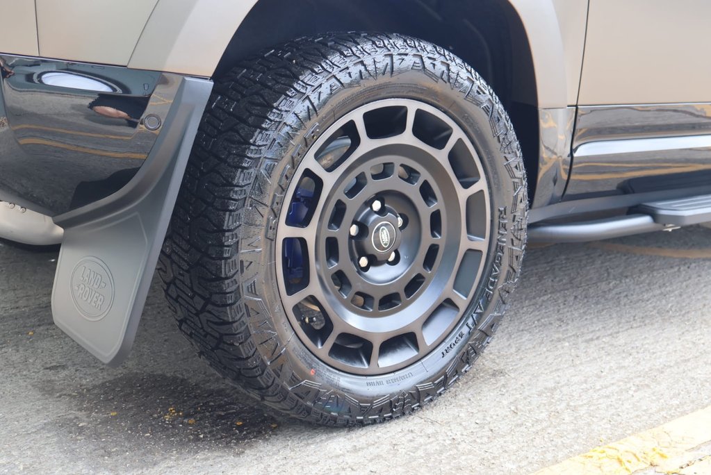 Land Rover Defender 90 DEMO  HARD TOP 350  X-DYNAMIC HSE s 20k spend inc genuine rear seat   15