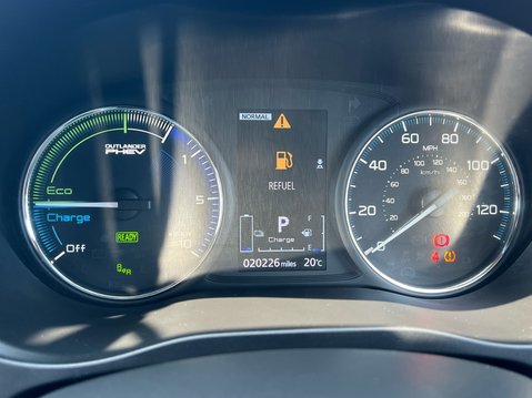 Mitsubishi Outlander PHEV DYNAMIC 11