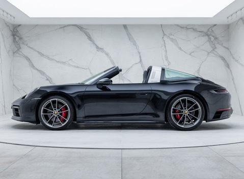 Porsche 911 Targa 4S (992) 6
