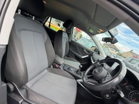 Audi Q2 TFSI SE 9