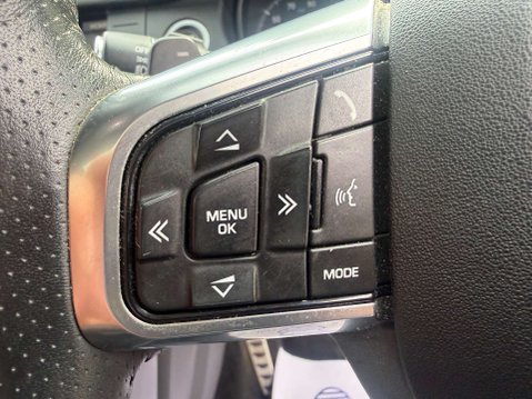 Land Rover Discovery Sport 2.0 Discovery Sport HSE Dynamic Luxury TD4 Auto 4WD 5dr 40