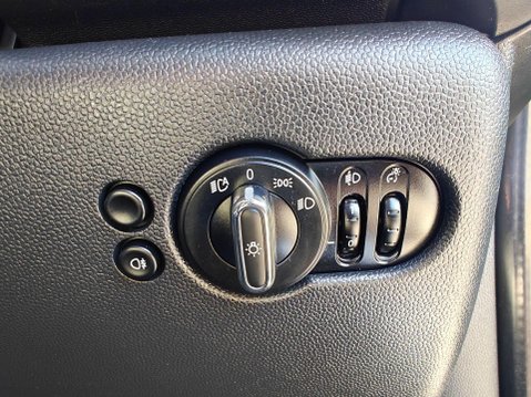 Mini Hatch 1.5 Cooper Exclusive Steptronic Euro 6 (s/s) 5dr 70