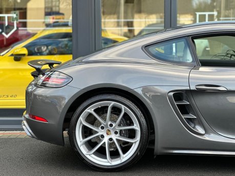 Porsche 718 Cayman CAYMAN STYLE EDITION PDK 39