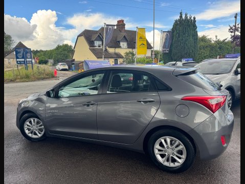 Hyundai i30 1.6 CRDi Blue Drive Active Euro 5 (s/s) 5dr 4