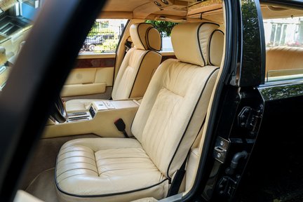 Aston Martin Lagonda Series IV 23
