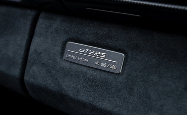 Porsche 911 GT2 RS (997) 21