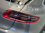 Porsche Macan 3.0 Macan S Semi-Auto 4WD 5dr 43