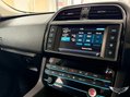 Jaguar F-Pace 2.0 D180 Prestige Auto AWD Euro 6 (s/s) 5dr 80