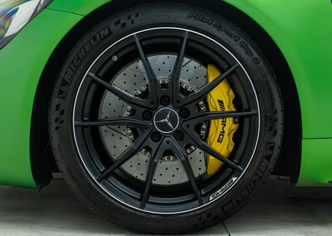 Mercedes-Benz AMG GT R 
