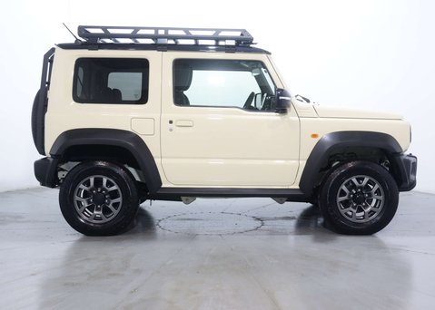 Suzuki Jimny SZ5 4X4 12