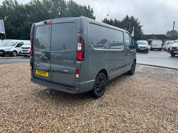 Renault Trafic SWB L1H1 Low Roof SL28 Air Con Alloys Sensors EURO 6 NO VAT 6