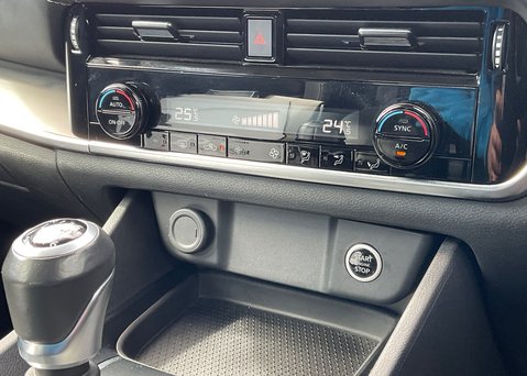 Nissan Qashqai DIG-T ACENTA PREMIUM MHEV 21