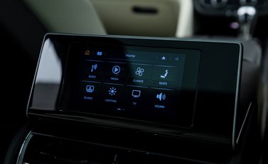 Bentley Bentayga V8 AZURE EWB First Edition 23