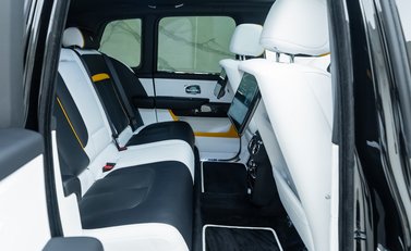 Rolls-Royce Cullinan BLACK BADGE 18