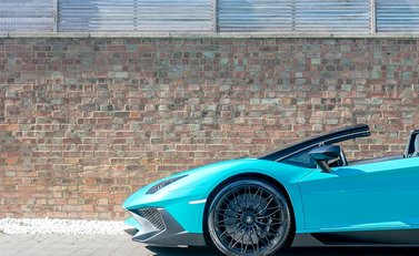 Lamborghini Aventador SV LP750-4 Roadster 27