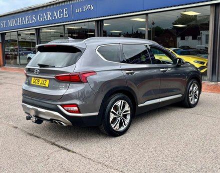 Hyundai SANTA FE 2.2 Santa Fe Premium SE CRDi Auto 4WD 5dr 8