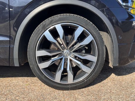 Volkswagen Tiguan 1.5 Tiguan R-Line TSi Evo Semi-Auto 5dr 17