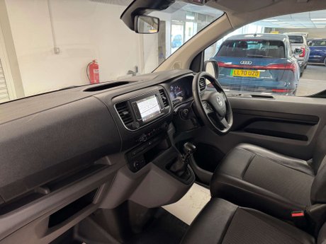 Vauxhall Vivaro 1.5 Vivaro 2900 Sportive S/S 11