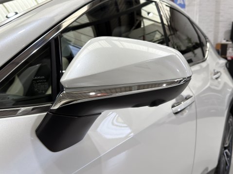 Lexus NX 450H PLUS TAKUMI Pan Roof + Mark Levinson Sound 22