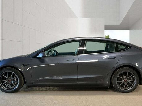 Tesla Model 3 Model 3 Long Range AWD 4WD 4dr 19